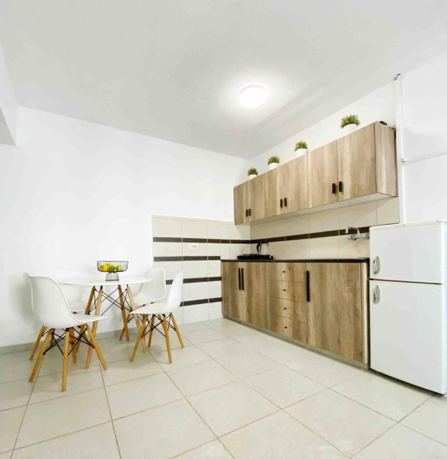 Апартаменты Flat in the heart of Ayia Napa/Центр Айя Напы Экстерьер фото