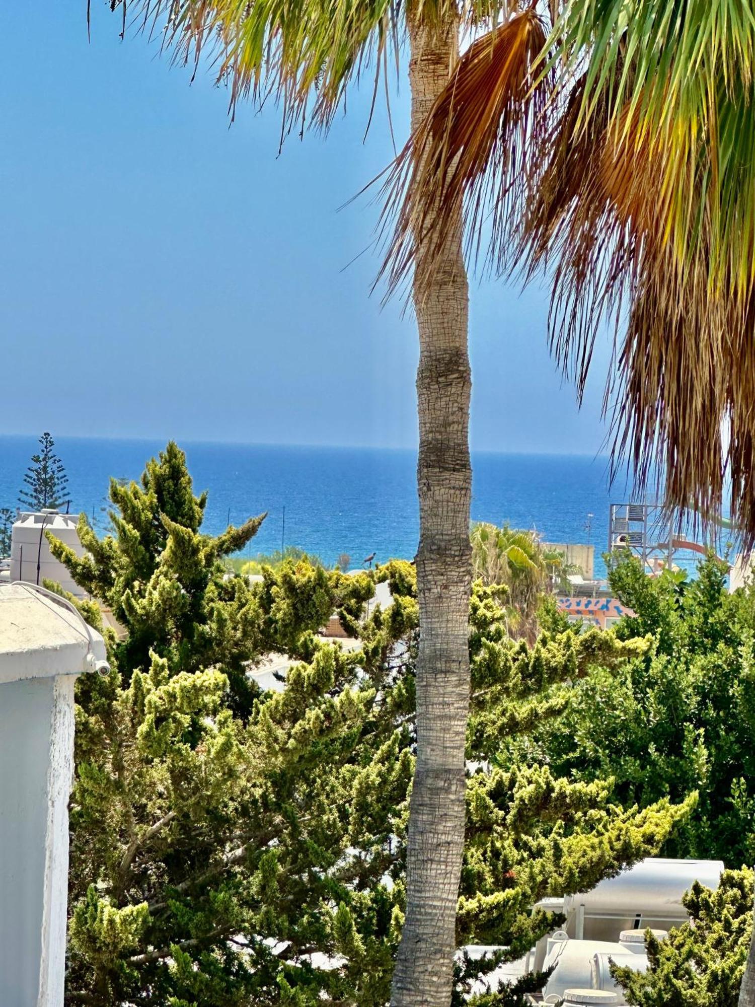 Апартаменты Flat in the heart of Ayia Napa/Центр Айя Напы Экстерьер фото